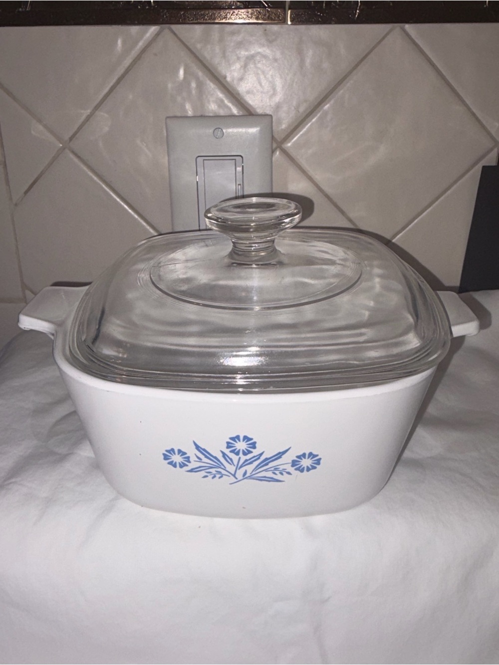 Vintage Corningware Blue Cornflower 1 3/4 Qt Covered casserole dish